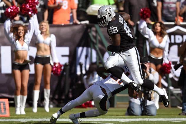 Oakland Raiders tight end Clive Walford during the 2015 season