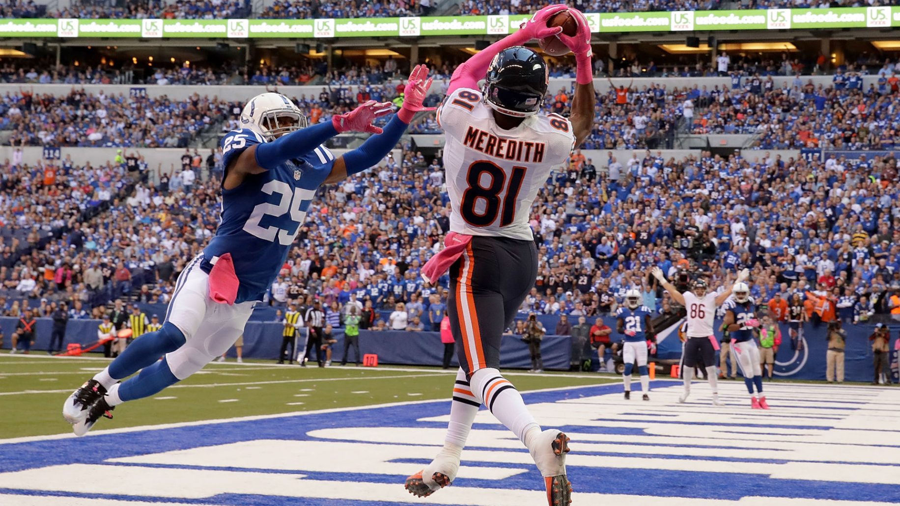 Chicago Bears wide receiver Cameron Meredith nabs a touchdown against the Indianapolis Colts