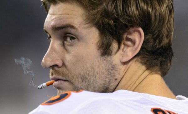 Jay Cutler injures his smoking hand