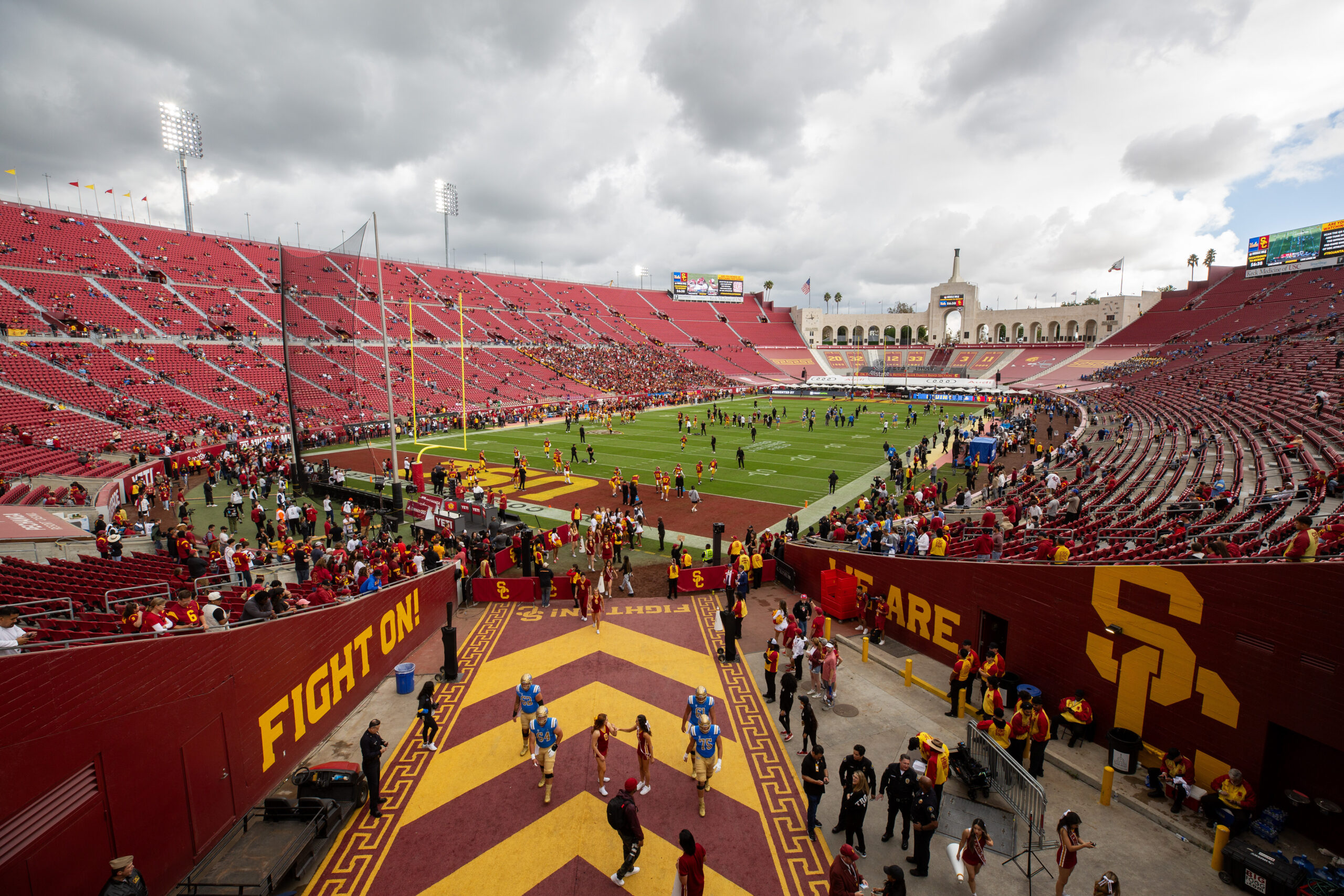 Los Angeles Memorial Coliseum | USC Trojans | USC Football | Julian Lewis