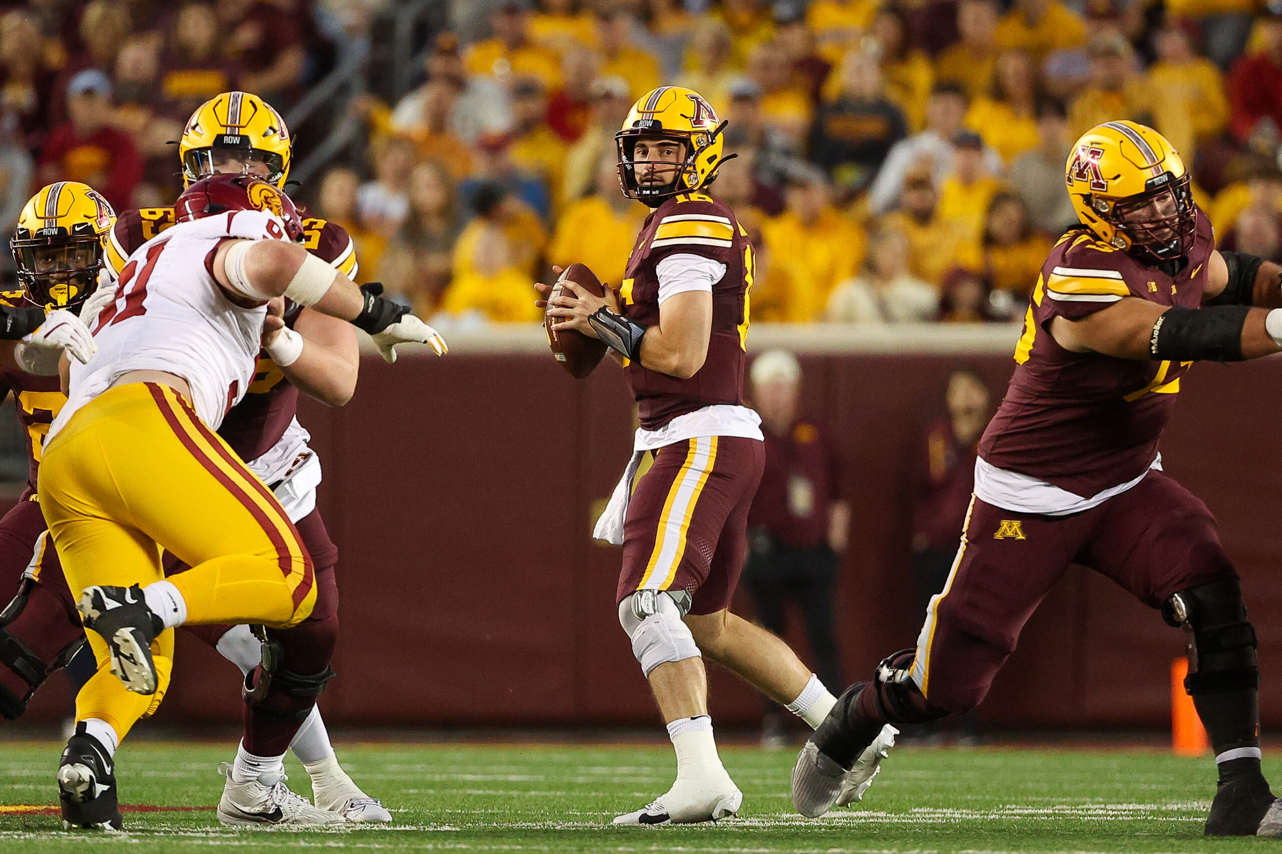 NCAA Football: Southern California at Minnesota