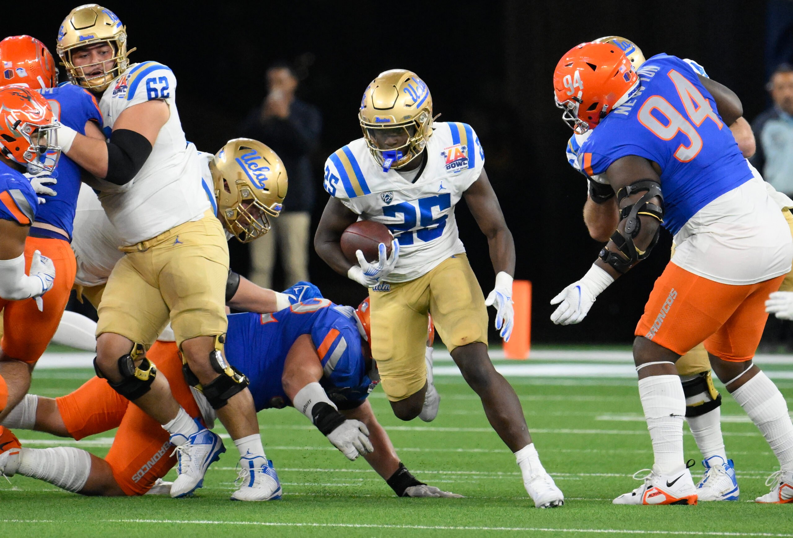 NCAA Football: LA Bowl-UCLA at Boise State