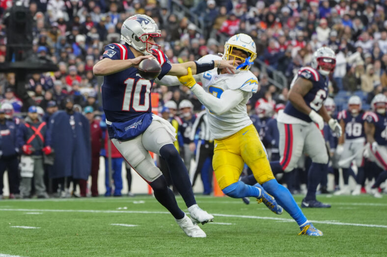 NFL: Los Angeles Chargers at New England Patriots